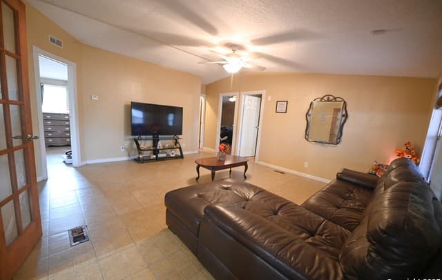 3-bedroom rental at 42 Mobile Rd in Cotulla, TX — photo 5