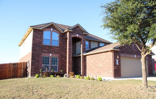 4-bedroom rental at 12135 Treewell in San Antonio, TX — photo 1