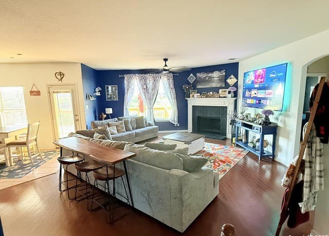 4-bedroom rental at 12135 Treewell in San Antonio, TX — photo 5