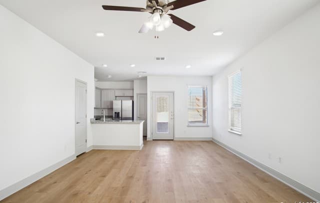 rental at 12352 Montgomery Forest in San Antonio, TX — photo 5