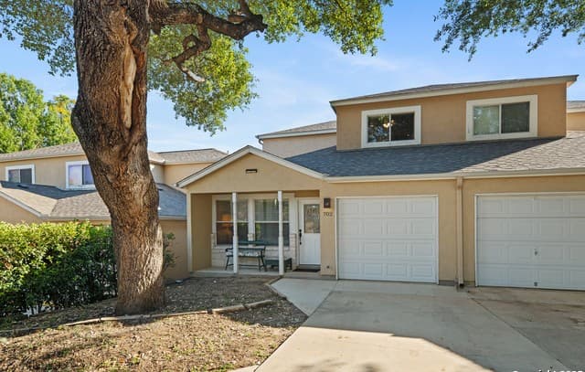 3-bedroom rental at 3202 Eisenhauer Unit 702 in San Antonio, TX — photo 2