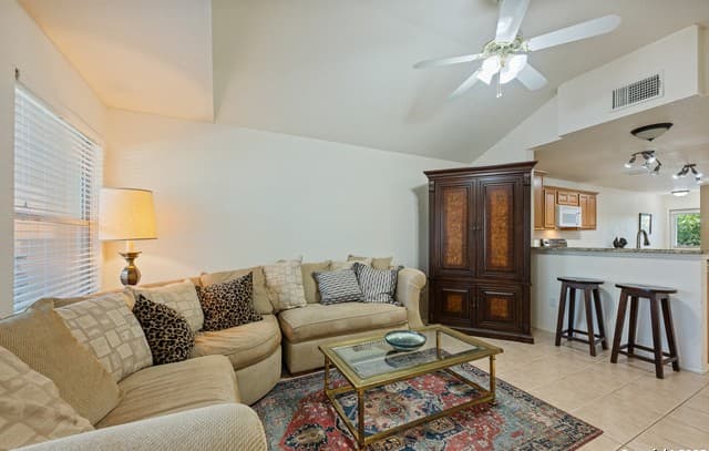 3-bedroom rental at 3202 Eisenhauer Unit 702 in San Antonio, TX — photo 4