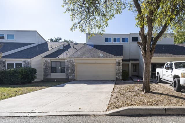 4-bedroom rental at 8419 Echo Creek in San Antonio, TX — photo 1
