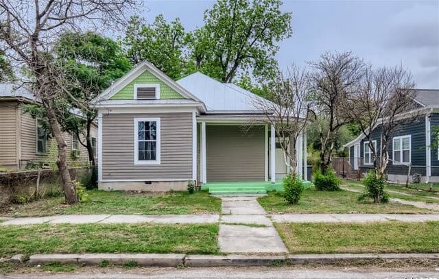 3-bedroom rental at 517 Hicks Ave in San Antonio, TX — photo 1