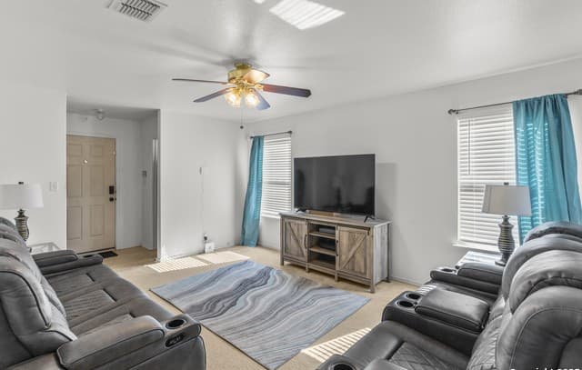 3-bedroom rental at 3917 Whisper Ridge in Schertz, TX — photo 5