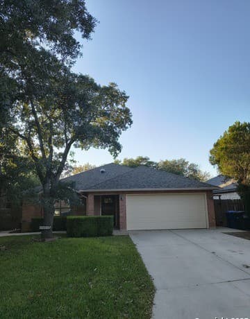 3-bedroom rental at 14115 S Soapberry CV in San Antonio, TX — photo 2