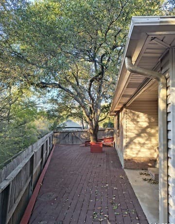 3-bedroom rental at 14115 S Soapberry CV in San Antonio, TX — photo 5