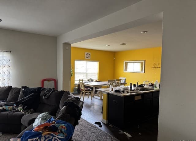 4-bedroom rental at 12135 Luckey Villa in San Antonio, TX — photo 4