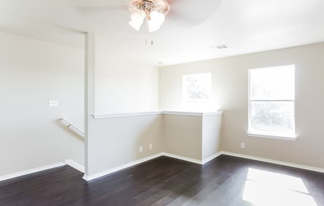 4-bedroom rental at 14239 Rosy Finch in San Antonio, TX — photo 5
