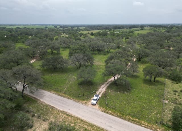 rental at 970 Newman in Poteet, TX — photo 5