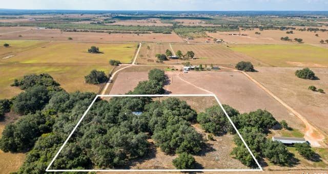 Home for sale at 226 Fm 1107 in Stockdale, TX — photo 3