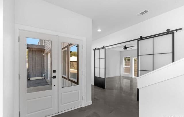 3-bedroom rental at 106 Bank St Unit 103 in San Antonio, TX — photo 5