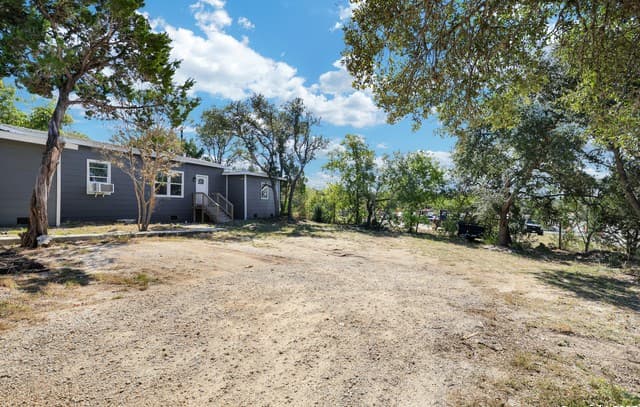 3-bedroom rental at 1016 E Borgfeld in San Antonio, TX — photo 2