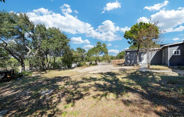 3-bedroom rental at 1016 E Borgfeld in San Antonio, TX — photo 3