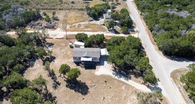 3-bedroom rental at 3309 Forest Trail Dr in Bandera, TX — photo 2