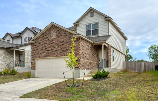 4-bedroom rental at 3931 Somers Crest in San Antonio, TX — photo 2