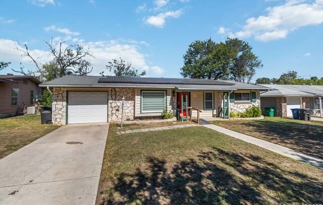 3-bedroom rental at 7903 Rimfire in San Antonio, TX — photo 2