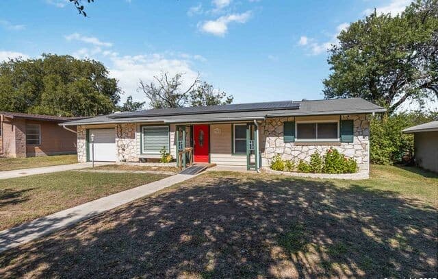 3-bedroom rental at 7903 Rimfire in San Antonio, TX — photo 3