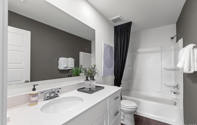 4-bedroom rental at 12016 Mutton Busting Drive in San Antonio, TX — photo 5