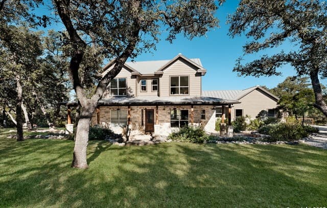 4-bedroom rental at 14460 Santa Loma in Helotes, TX — photo 3