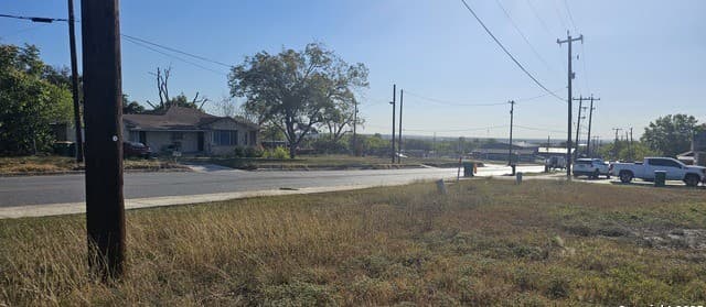 rental at 809 Toepperwein in Converse, TX — photo 3