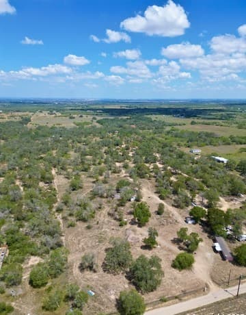 rental at 650 Patton Rd in Somerset, TX — photo 5