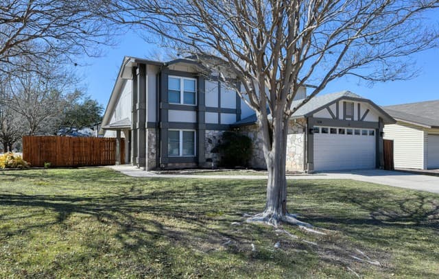 3-bedroom rental at 3218 Jenkins in San Antonio, TX — photo 1