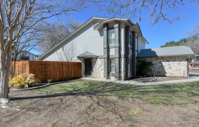 3-bedroom rental at 3218 Jenkins in San Antonio, TX — photo 2
