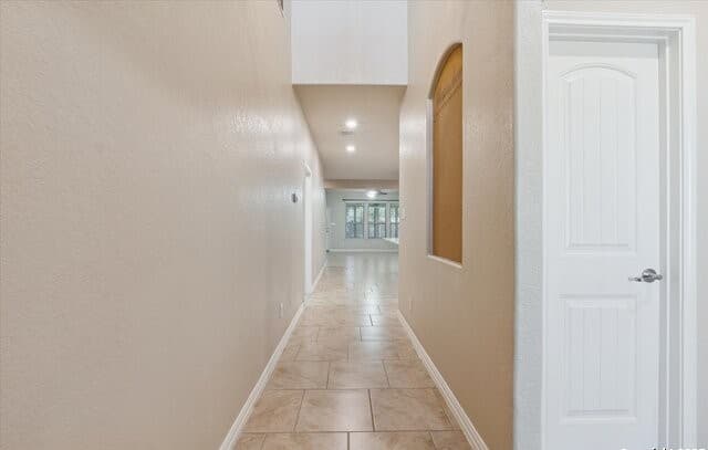 5-bedroom rental at 10269 Shadowy Dusk in Schertz, TX — photo 3