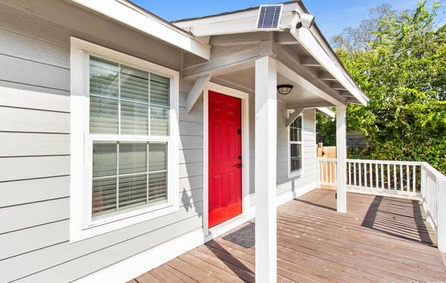 3-bedroom rental at 1923 Dawson in San Antonio, TX — photo 3
