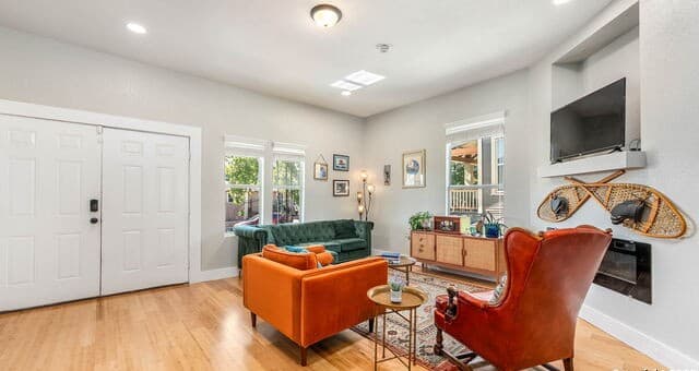 3-bedroom rental at 801 W Mulberry Ave in San Antonio, TX — photo 4