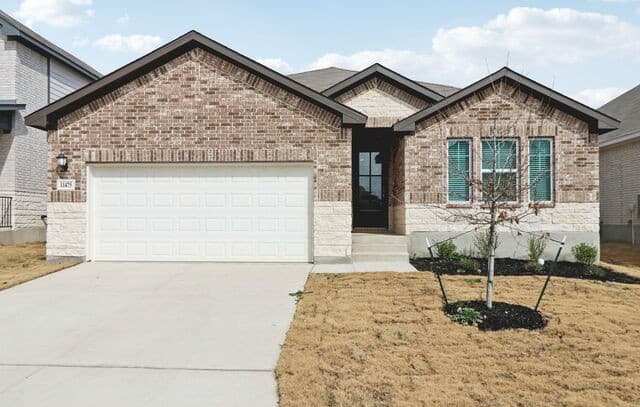 4-bedroom rental at 11475 Feather Vale in San Antonio, TX — photo 2