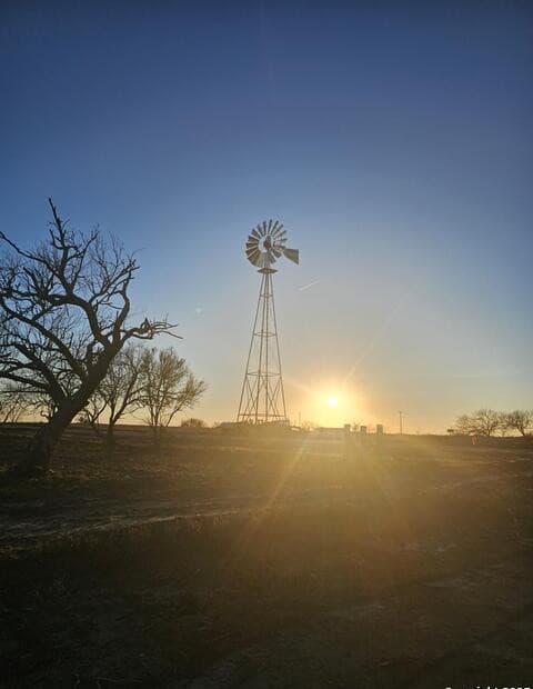 rental at 109 Sylas Hayes in Pleasanton, TX — photo 4