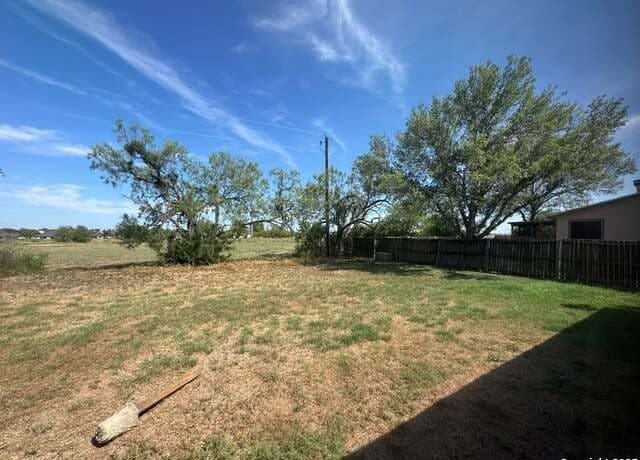 2-bedroom rental at 2907 Southern Breeze in Hondo, TX — photo 5