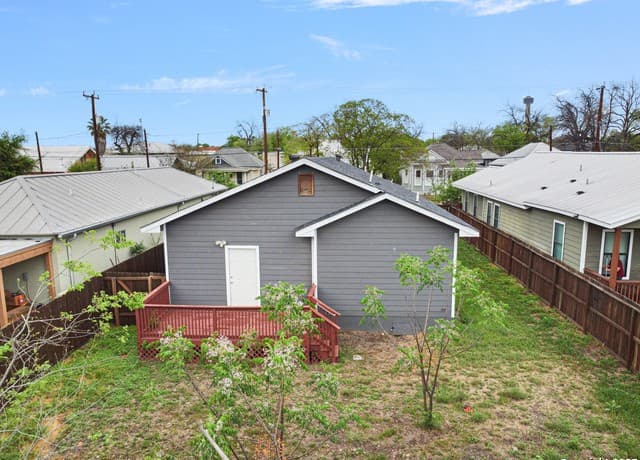 3-bedroom rental at 130 Vitra Pl in San Antonio, TX — photo 5