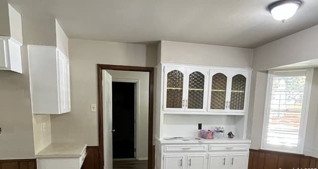 4-bedroom rental at 123 Granada in Universal City, TX — photo 4