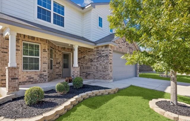 4-bedroom rental at 9721 Moon Shine in San Antonio, TX — photo 2