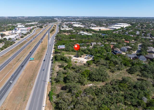 rental at 10940 W Loop 1604 in San Antonio, TX — photo 3
