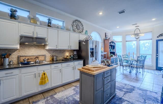 4-bedroom rental at 610 Mello Oak in San Antonio, TX — photo 1