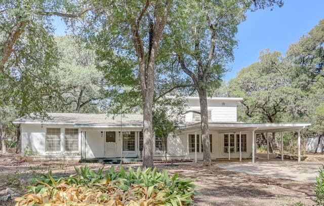 3-bedroom rental at 9403 Forest Oak in San Antonio, TX — photo 1