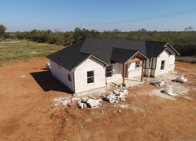 Home for sale at 7303 Tiff Nicole in Von Ormy, TX — photo 4
