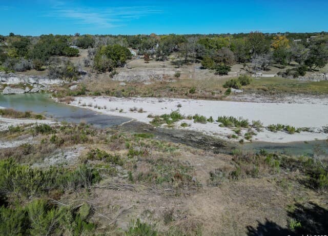 1-bedroom rental at 248 Lakeshore in Bandera, TX — photo 2