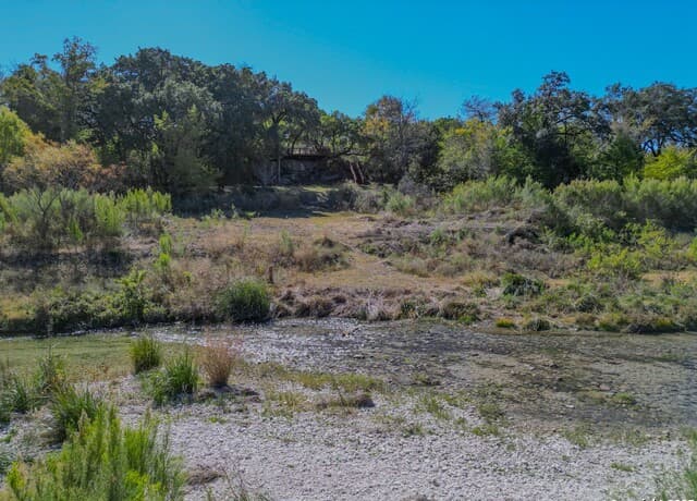 1-bedroom rental at 248 Lakeshore in Bandera, TX — photo 4