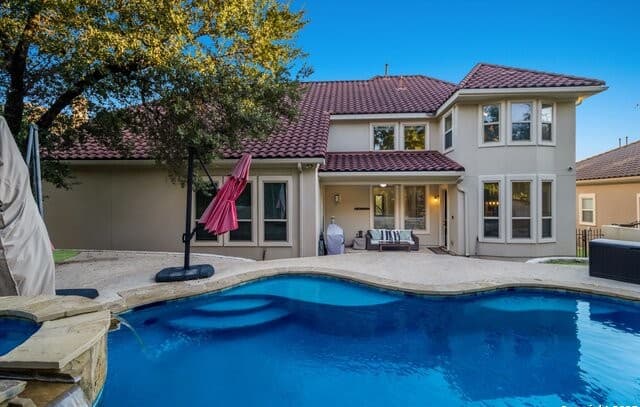 5-bedroom rental at 6311 Almeria Cir in San Antonio, TX — photo 2
