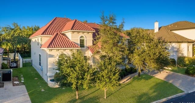 5-bedroom rental at 6311 Almeria Cir in San Antonio, TX — photo 5