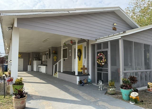 2-bedroom rental at 508 E Thornton in Three Rivers, TX — photo 1