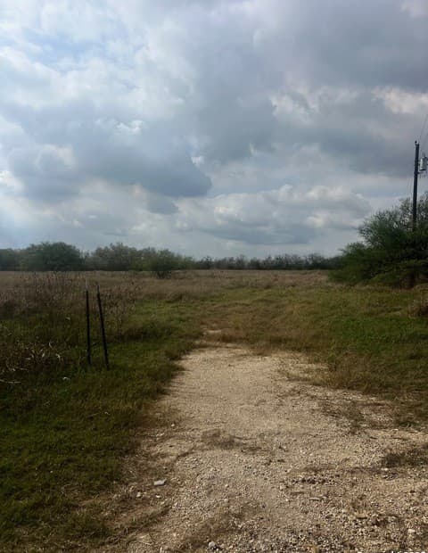 rental at 500 S Nixon Ave in Nixon, TX — photo 1