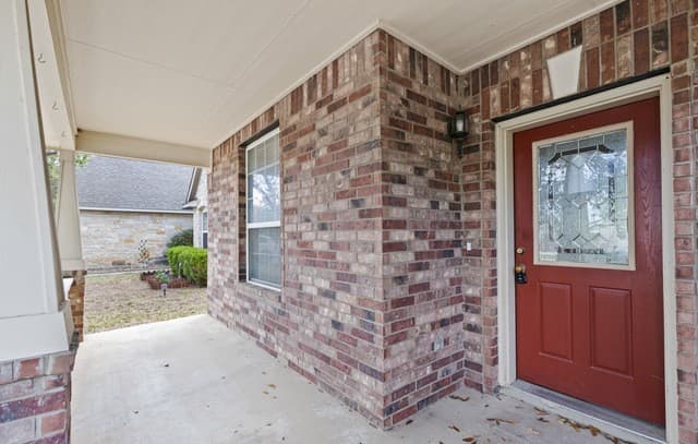 4-bedroom rental at 4914 Roan Brook in San Antonio, TX — photo 4