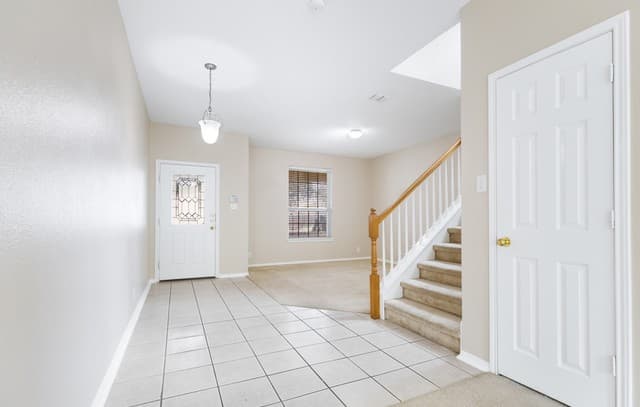 4-bedroom rental at 4914 Roan Brook in San Antonio, TX — photo 5