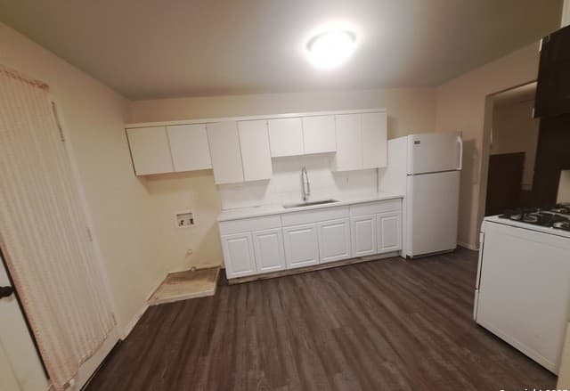 3-bedroom rental at 5502 Wales in San Antonio, TX — photo 1